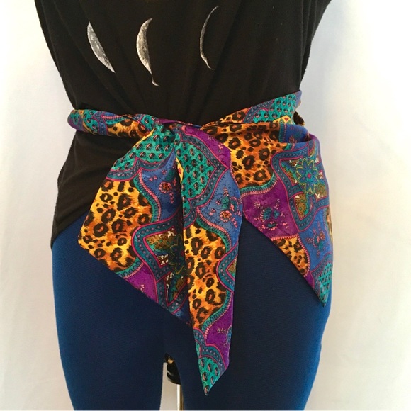 TWO Vintage Silky 80’s Scarves - Picture 13 of 16